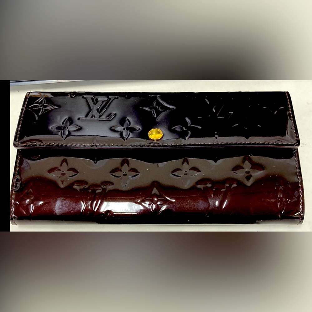 LV Vernis Sara wallet AUTHENTIC